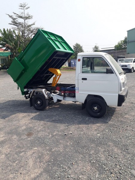 Xe tải ben Suzuki chở rác chuyên dụng trong khu đô thị