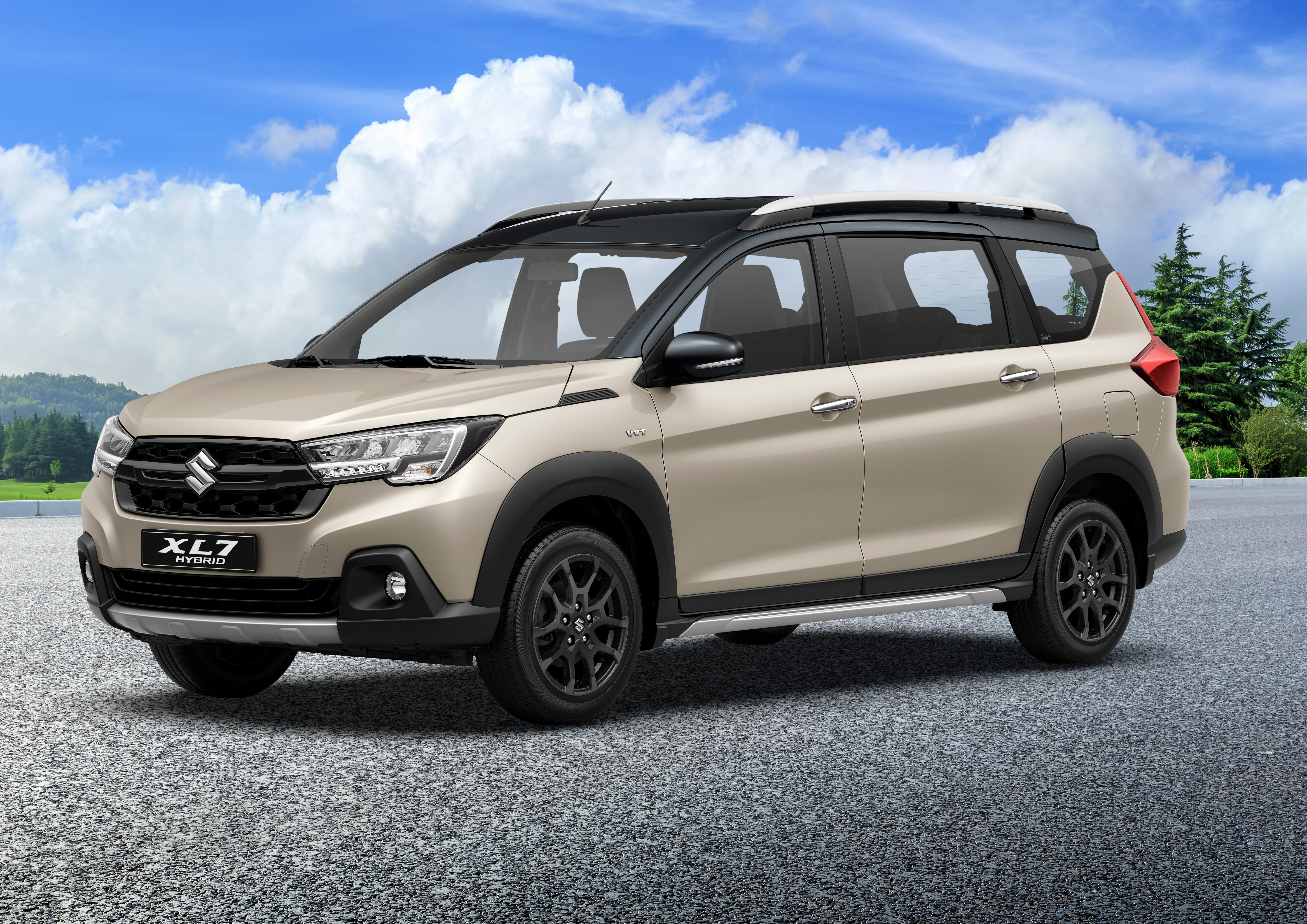 Suzuki XL7 Hybrid 2024 màu trắng ngà - đen