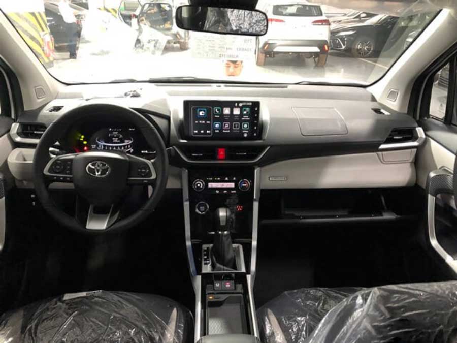 Suzuki XL7 và Toyota Veloz Cross /m/02ws0w