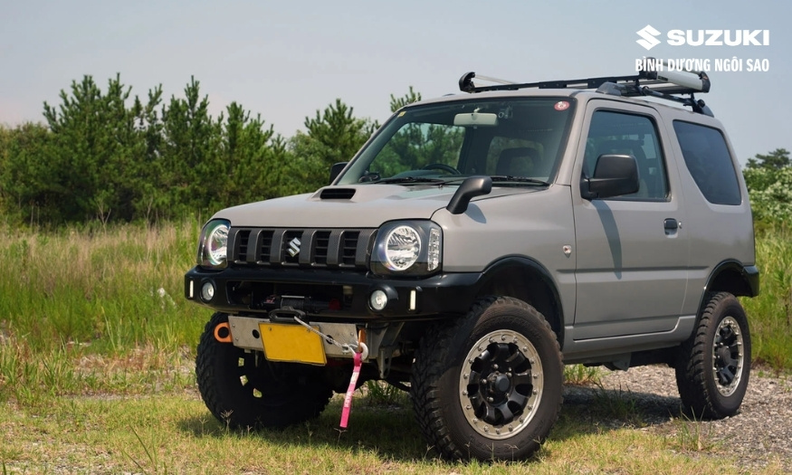 Doc-la-Jimny-do-theo-phong-cach-co-mot-khong-hai