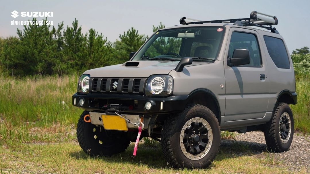 Doc-la-Jimny-do-theo-phong-cach-co-mot-khong-hai