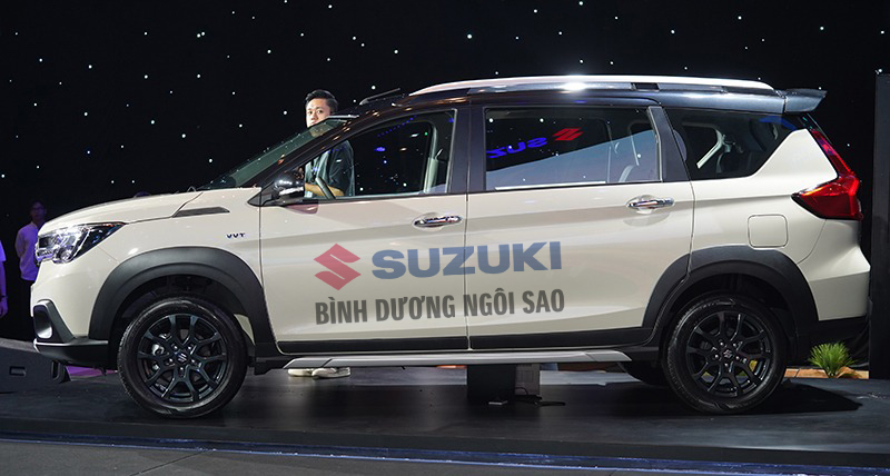 hong xe suzuki xl7 hybrid trang