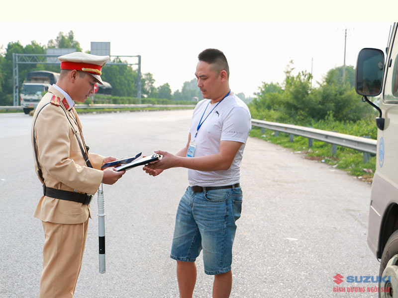 Khoảng cách an toàn /m/02ws0w