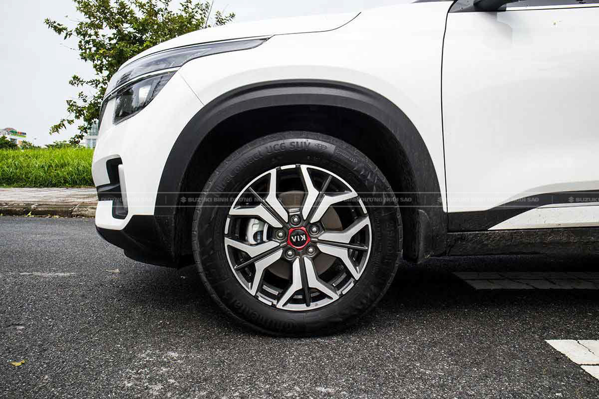 so sánh kia seltos và suzuki xl7/g/12v_chzqj