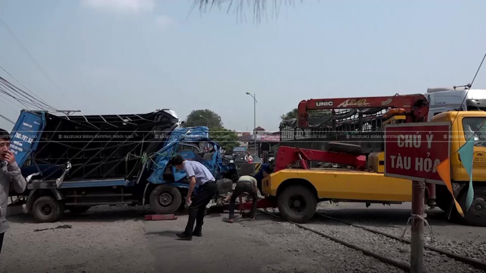 lái xe qua đường sắt