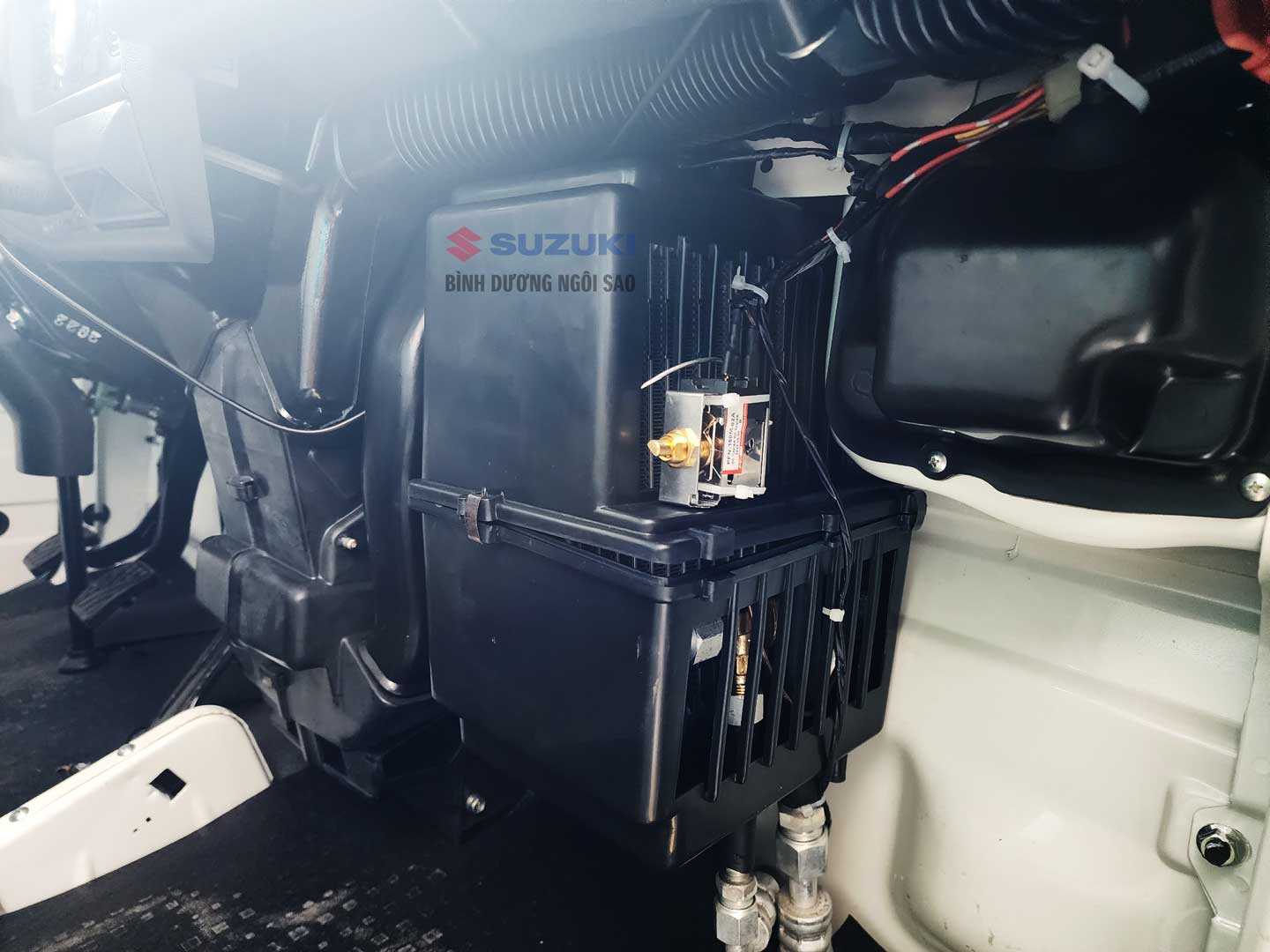 dàn lạnh xe blind van