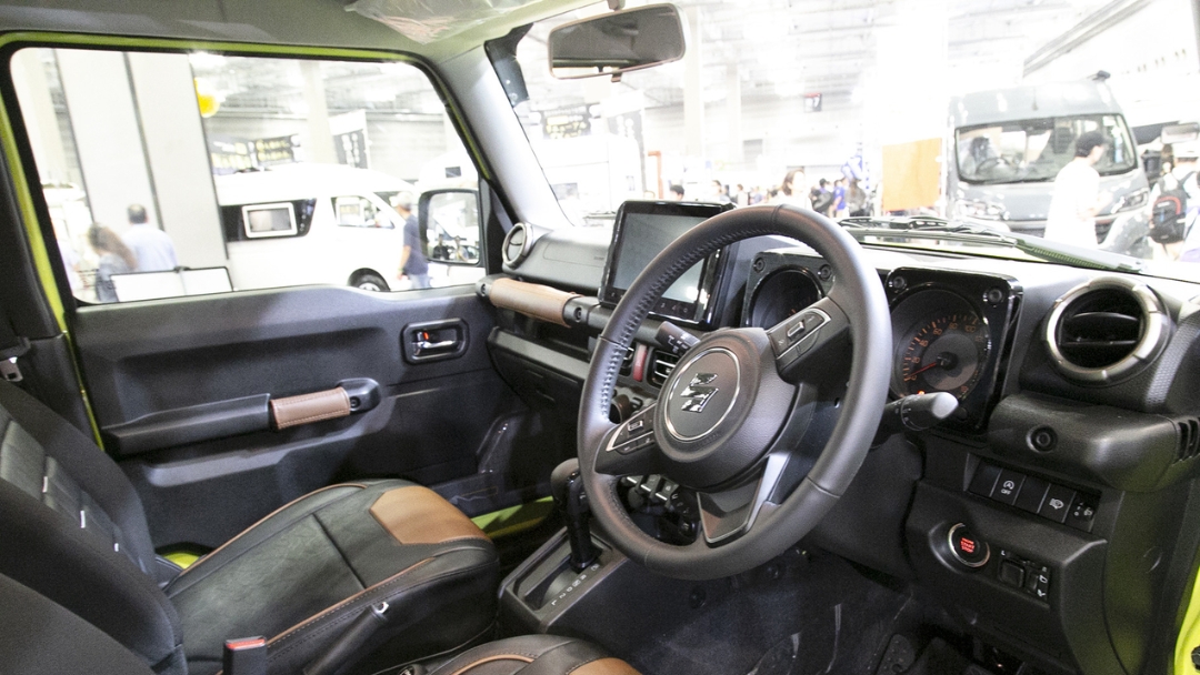 suzuki-5-cua-co-mui-chinh-dien