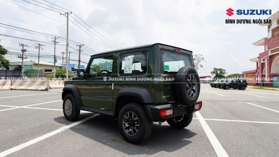 suzuki-jimny-la-bieu-tuong-xe-dia-hinh