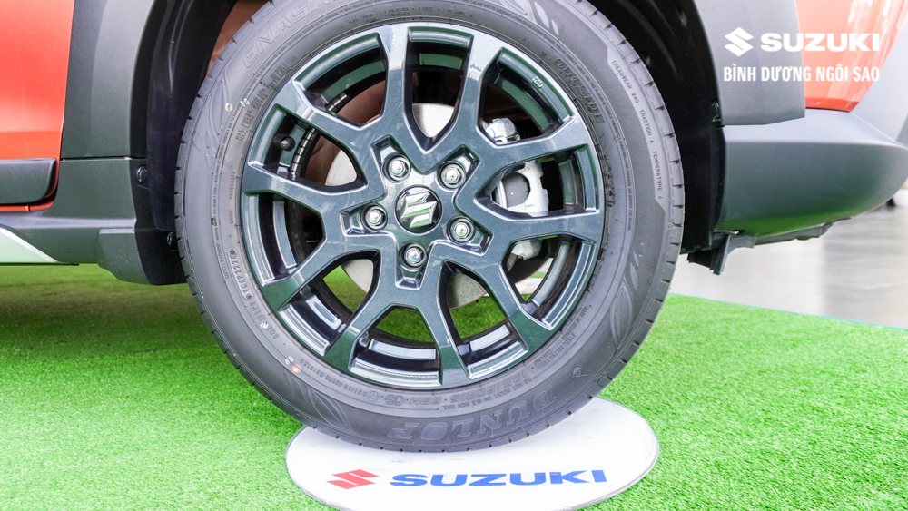 suzuki-xl7-hybrid-mau-cam-den