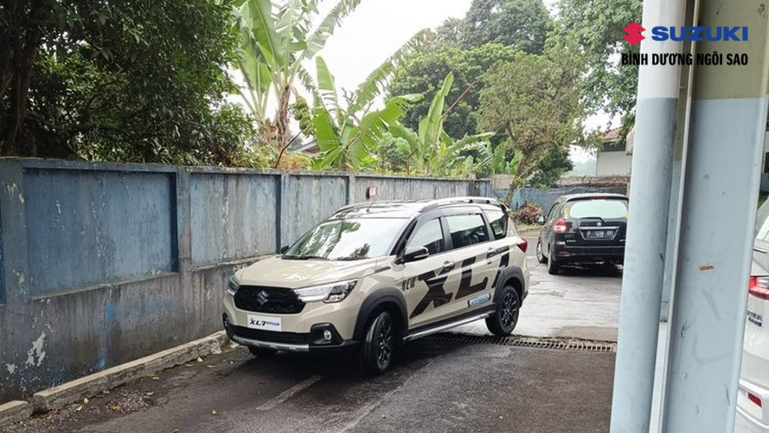 Suzuki-XL7-Hybrid-hay-Mitsubishi-X-Force