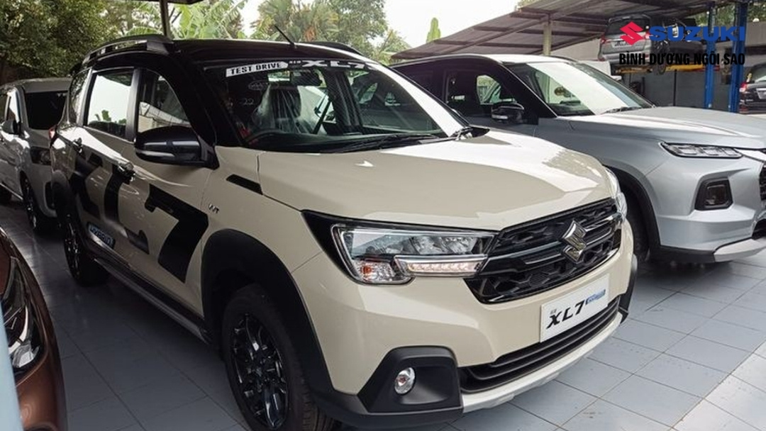 Suzuki-XL7-Hybrid-hay-Mitsubishi-X-Force