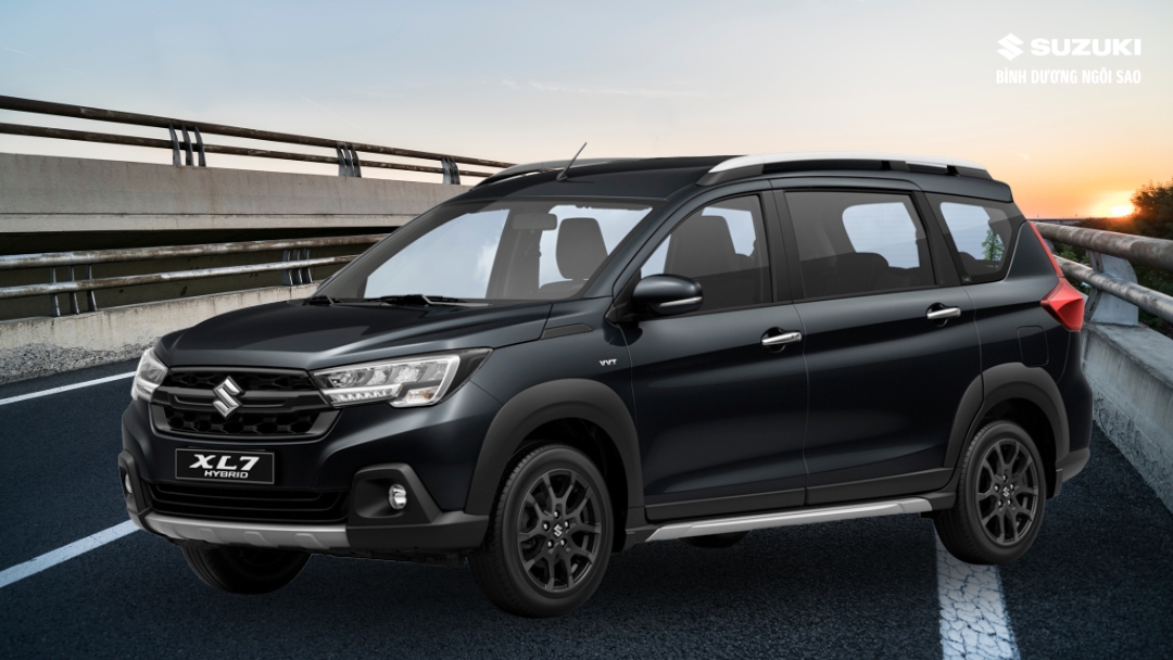 suzuki-xl7-hybrid-mau-den