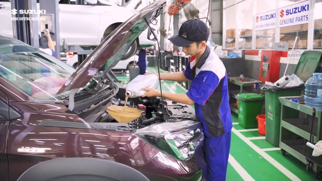 suzuki-xl7-hybrid-thay-bao-nhieu-lit-nhot