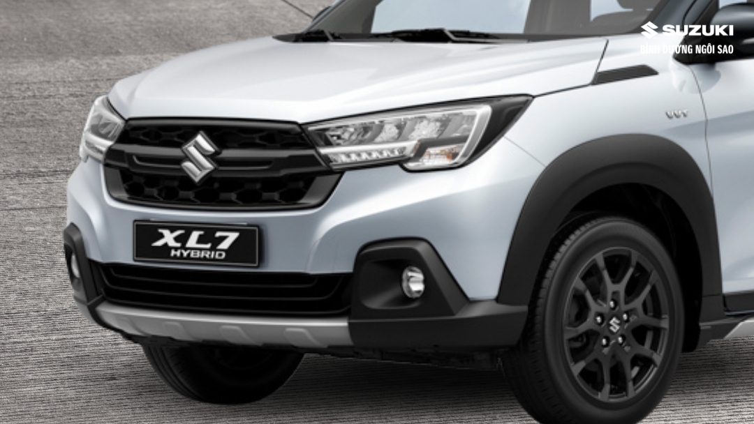 suzuki-xl7-hybrid-mau-trang-den