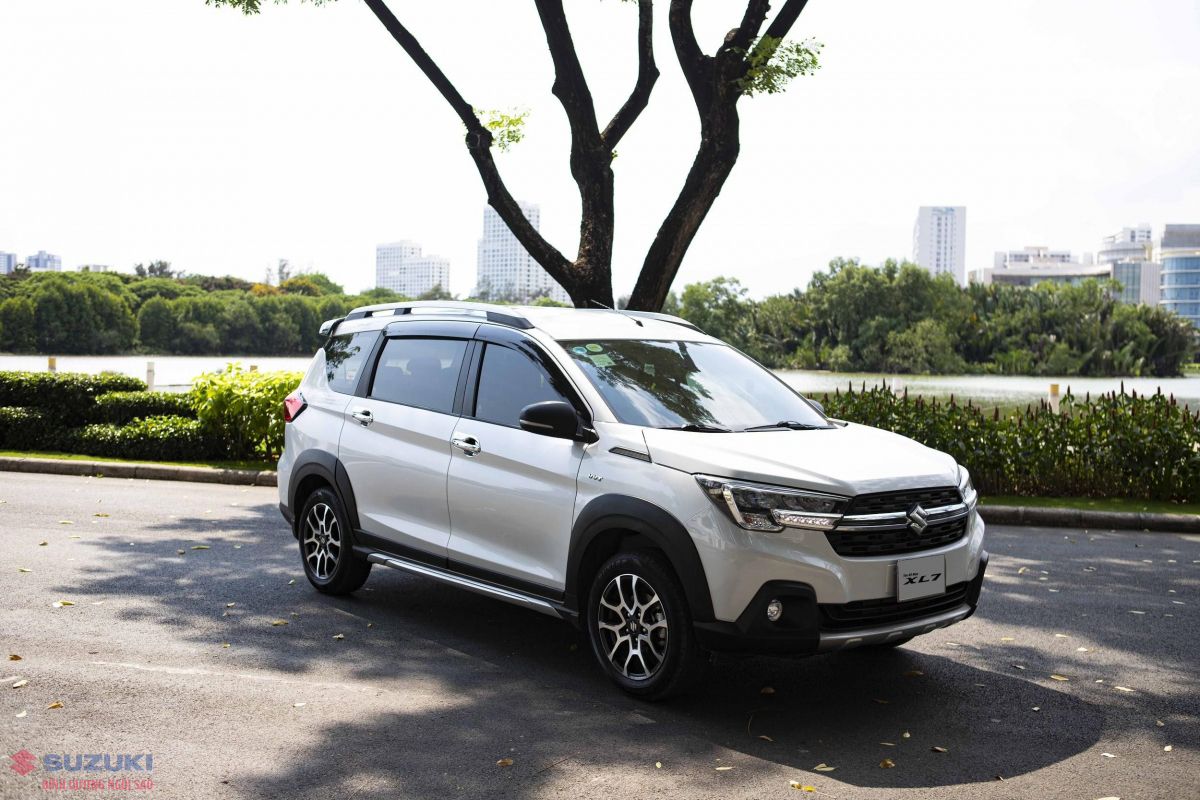 Suzuki XL7 /g/12v_chzqj
