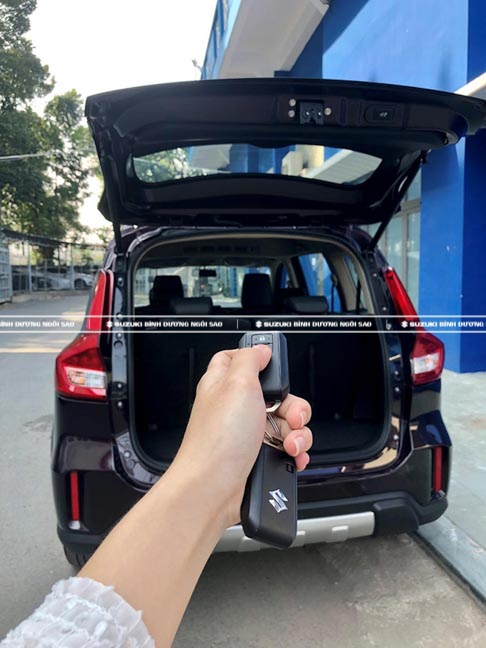 suzuki xl7 và ertiga sport