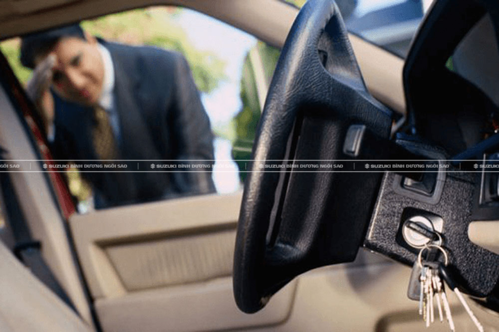 những điều cần lưu ý trước khi xuống xe ô tô  /m/02ws0w
