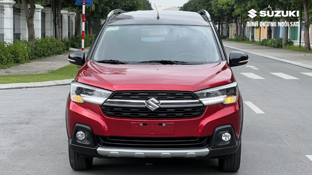 xe-suzuki-xl7-co-may-mau