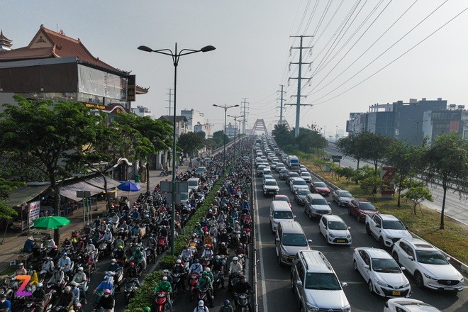 hình ảnh kẹt xe tại tphcm